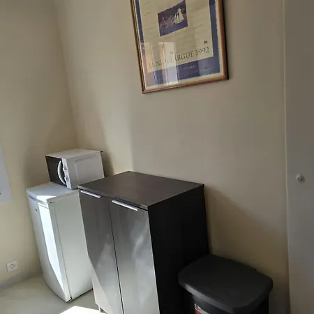 50 M Du Port De Apartment