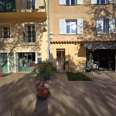 50 M Du Port De Apartment *